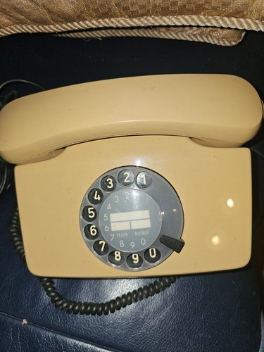 Altes telefon schnurgebundenes - telefon,