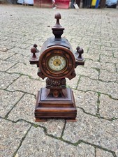 Alte antike  Tischuhr