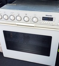 Miele Einbaubackofen/Herd Deluxe H818