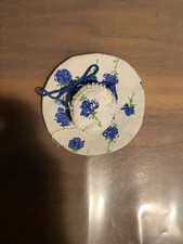 Geblümter Hut von Plasty für