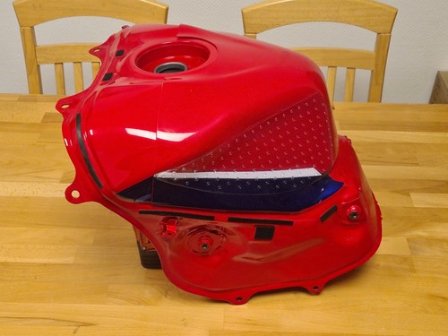 Honda cbr 1000 sc82 tank - honda,