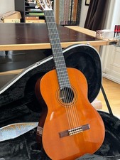 Yamaha CG182C Konzertgitarre, Hartkoffer + neue Saiten. Satter, starker Klang!