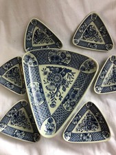 Petrus Regout Co Maastricht Dreieckige Schale ( m. kl. Chip) 6 Beilageschälchen