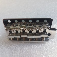 SQUIER STRATOCASTER TREMOLO