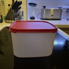 TUPPERWARE  Frischling Eidgenosse 2,6 L Vorratsbehälter  rechteckig  