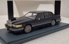 Lincoln Town Car 4-Door 1990