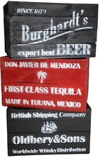 alte Obstkisten rustikale Holzkisten Weinkisten Regale Vintage Loft schwarz rot