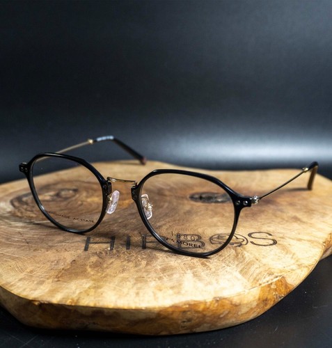 1880 morel brille - by,