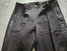 Klassische Schwarze Hose, Gr. 42, seitl. Lederstreifen und Reißverschluss a.S.