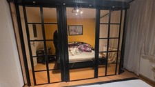 Großer Schrank mit Spiegeln