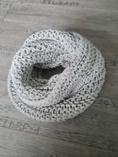 Damenschal, Tuch ,Loop  von QS by S.Oliver    Farbe Weiß / Schwarz