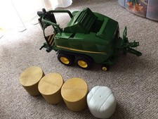 Bruder 02032 Heupresse John Deere Rundballen Presswickelkombination Ballenpresse