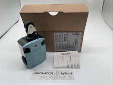 Siemens 3SE5122-0CE01 Endschalter Rollenhebel - Limit switch roller lever - NEW