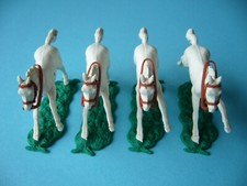 Timpo 4 Pferde weiß white