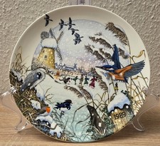 Wedgwood Porzellan Christmas Plate Skating on the Fen  1989