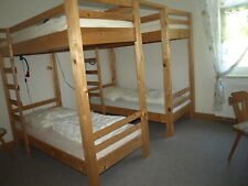 Robuste Hochbetten mit guten Matratzen u. Leiter, aus unbehandeltem Naturholz