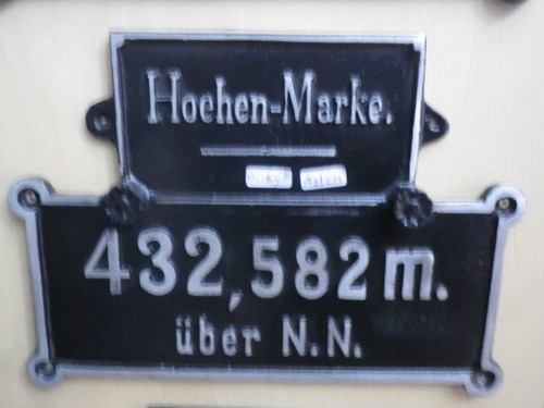 Schild höhenmarke hoehenmarke - schild,
