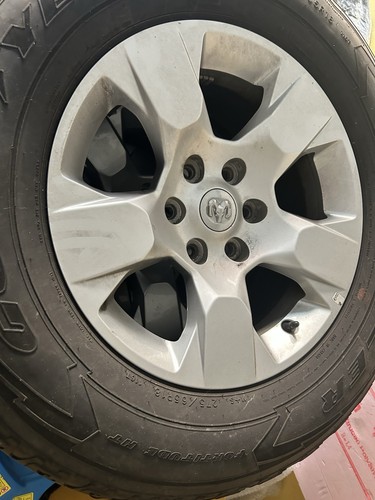 Alufelgen mit reifen dodge - 4,
