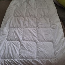 Julius Zöllner 4-Jahreszeiten Kindersteppdecke 2-tlg mit Druckknöpfen und Kissen