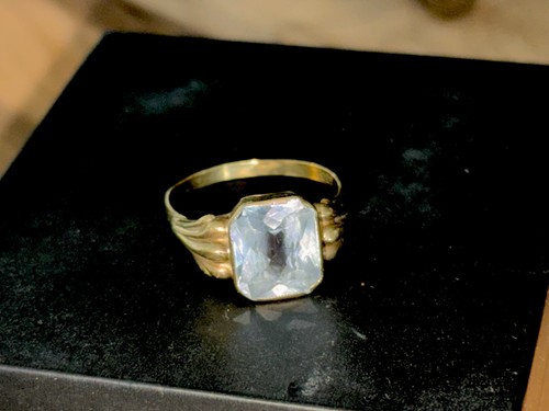 Goldener ring mit aquamarin - goldener,