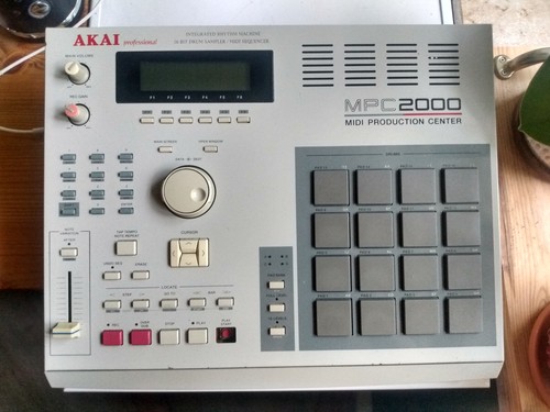 Akai mpc 2000 - mpc, sampler