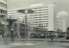 AK - Dresden - Prager Strasse - Musikinstrumente Verlag - Pusteblumenbrunnen