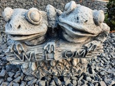 Steinfigur Frosch Paar Welcome