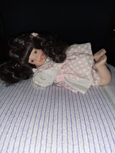 Vintage gilde porzellanpuppe - gilde,