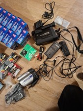 Retro Camcorder Set – Canon UC15 + Sony Handycam + viele neue DVDs & 8mm Tapes