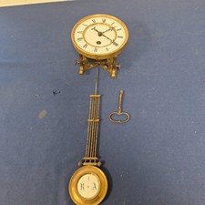 Altes Uhrwerk um 1900 mit Zubehör