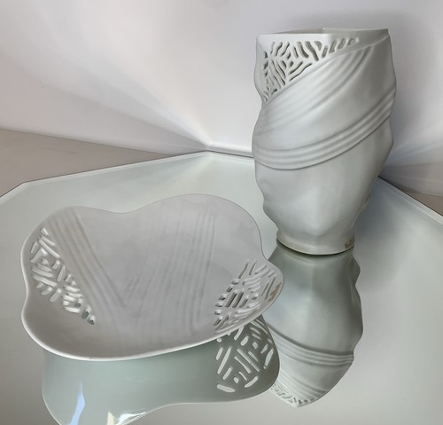 Set vase and plate - and,