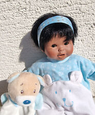 dunkle Corolle Puppe 30 cm 1993 schwarze Haare Babypuppe in blau Spielpuppe Doll