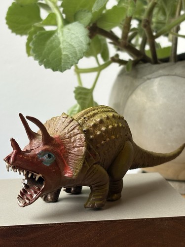 Triceratops dino figur monster - figur,