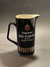 Seagrams 100 Pipers Deluxe Scotch Whisky Krug ca. 18 cm