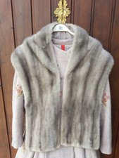 NERZ PELZ STOLA  SCHAL KRAGEN CAPE FARBE : SILBER GRAU EINHEITSGRÖßE/ KEIN FUCHS