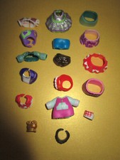 892) 17-TEILIGES KONVOLUT VON VERSCHIEDENER POLLY POCKET KLEIDUNG MATTEL