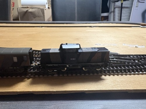 Militärtransport spur mit - spur, n