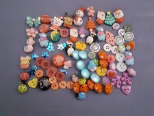 KONVOLUT BUNTE KINDERKNÖPFE MOTIV NIKOLAUS SCHNEEMANN PINGUIN BÄUME ø 8-23 mm