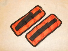 2 x 0,5 kg Farbe - rot Set Gewichtsmanschetten Gewichte Hand-Fussgewichte gut!45