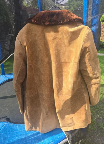 Brauner veloursledermantel mit - brauner,