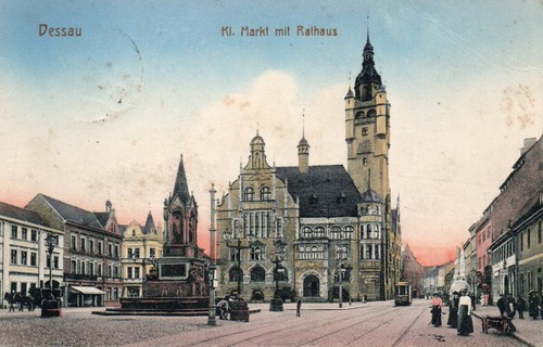 Dessau markt mit rathaus - dessau,