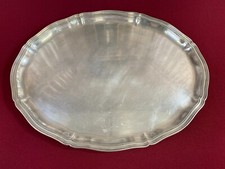 GROSSES TABLETT AUS METALL