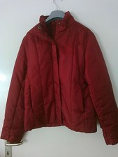 Hübsche bordeauxfarbene