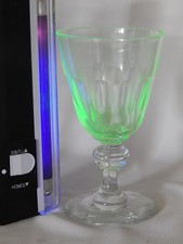 Uranglas Spätbiedermeier Weinglas