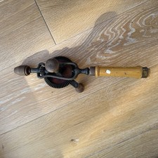 Antike Handbohrmaschine Handkurbel Bohrer Brustleier Antikwerkzeug