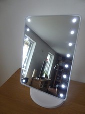 Schminkspiegel mit Beleuchtung
