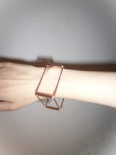 COS Armband Kupfer flexibel minimalistisch arts