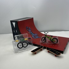 1 Halfpipe Rampe, 2x Finger