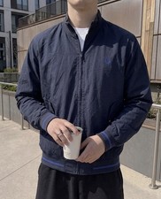 Dunkelblaue  Fred Perry Jacke