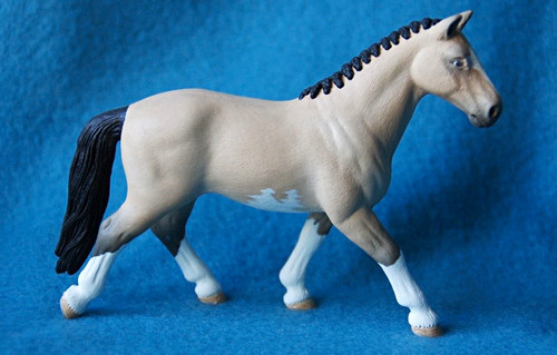 Schleich hannoveraner repaint - hannoveraner,